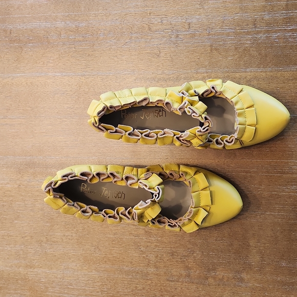 PETER JENSEN  YELLLOW  RUFFLE LEATHER SHOES - Picture 2 of 12